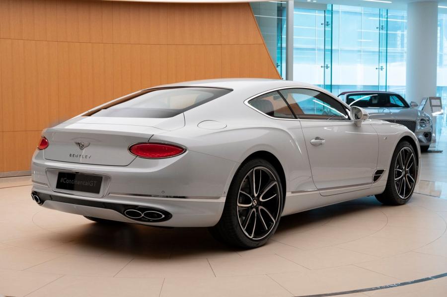  Bentley Continental GT 2020 года  (UAE) (фото 2 из 10)
